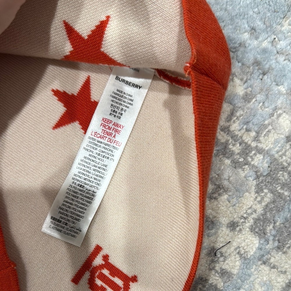 Burberry dress with Star and Logo Pattern - Picture 3 of 5